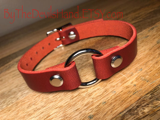 O Ring Leather Choker BDSM Primary Collar Or Day Collar - Cavalier London Bus Red Leather (CBR-BE)