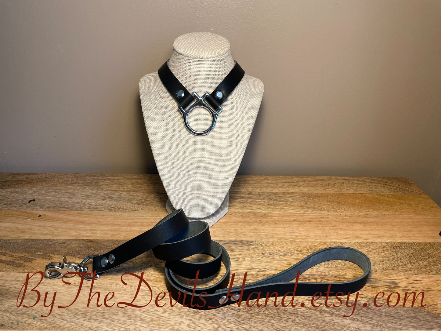 Leather Slave / Submissive Ownership Collar With Matching Leash In Horween Essex Super Soft Black Leather - Secure, Strong, Durable (BKE-BE)