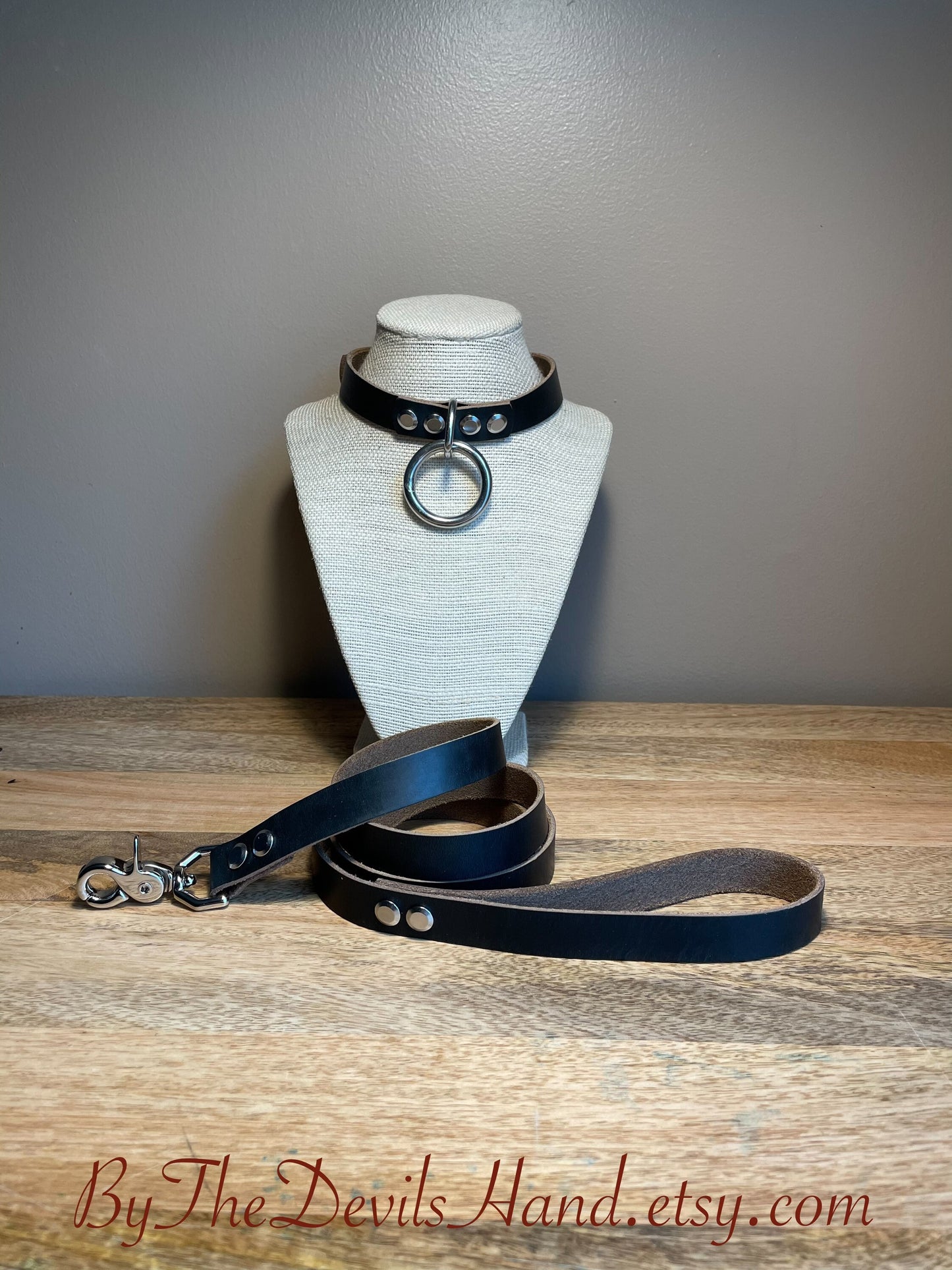 Floating O Ring Primary Collar And Leash In Horween Navy Chromexcel Leather - Secure, Strong, Durable (NAC-BE)