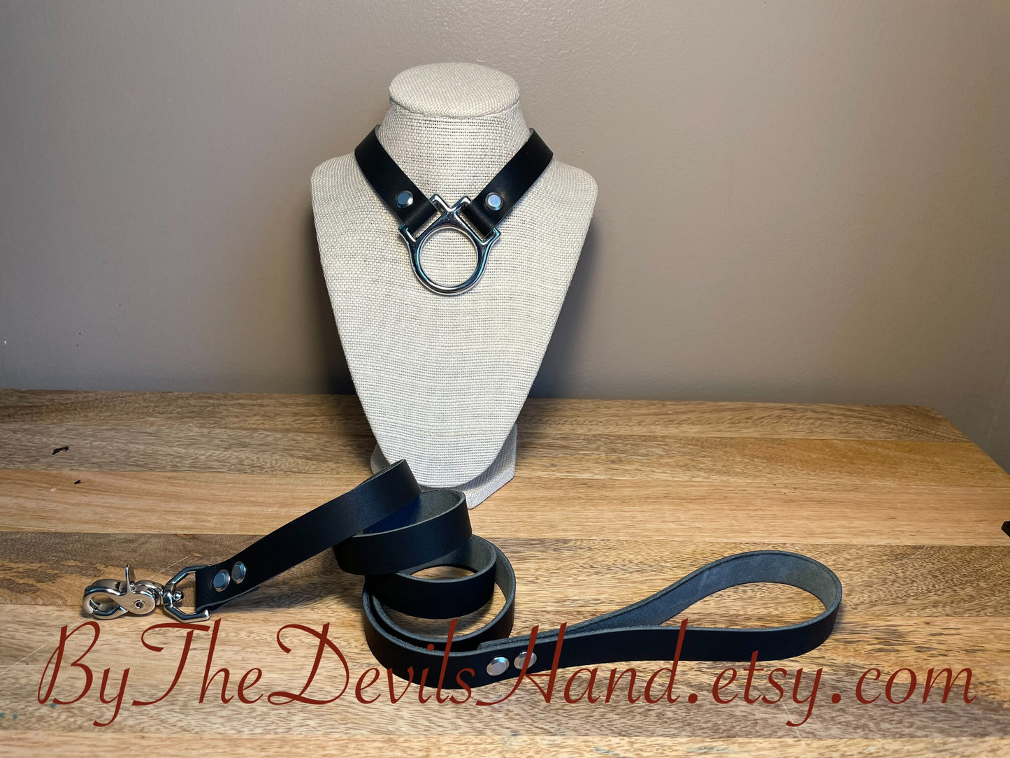 Leather Slave / Submissive Ownership Collar With Matching Leash In Horween Essex Super Soft Black Leather - Secure, Strong, Durable (BKE-BE)