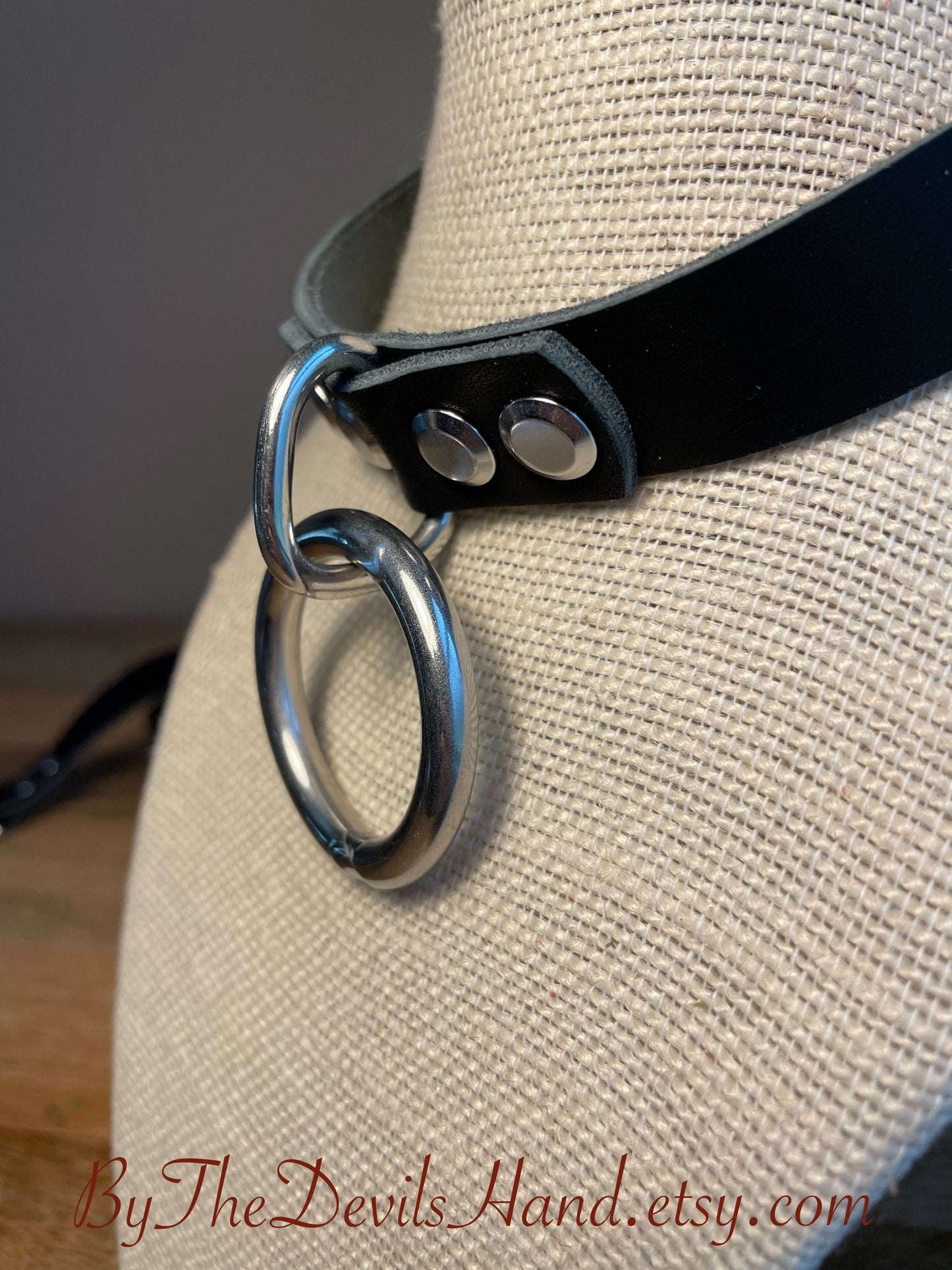 Floating O Ring Primary Collar And Leash In Horween Essex Super Soft Black Leather - Secure, Strong, Durable (BKE-BE)